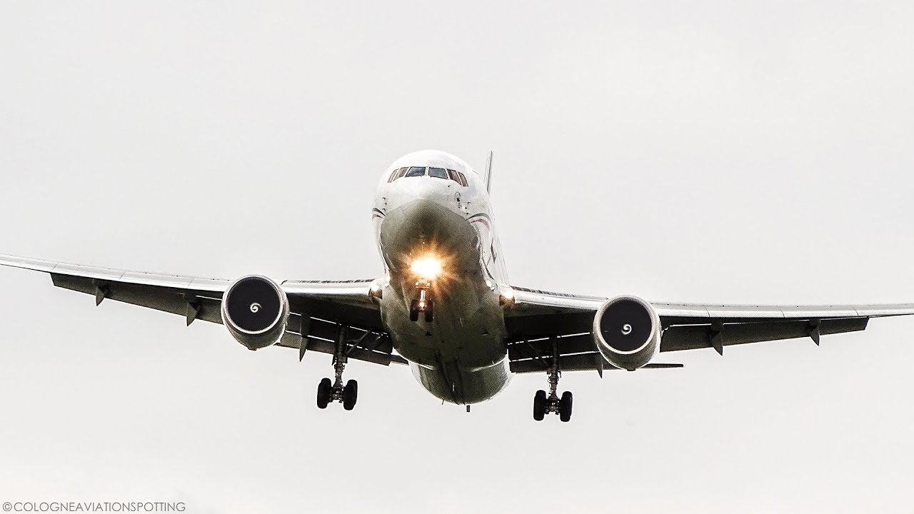 IMPRESSIVE Cargojet Boeing 767 CROSSWIND LANDING at Cologne/Bonn Airport | CologneAviationSpotting