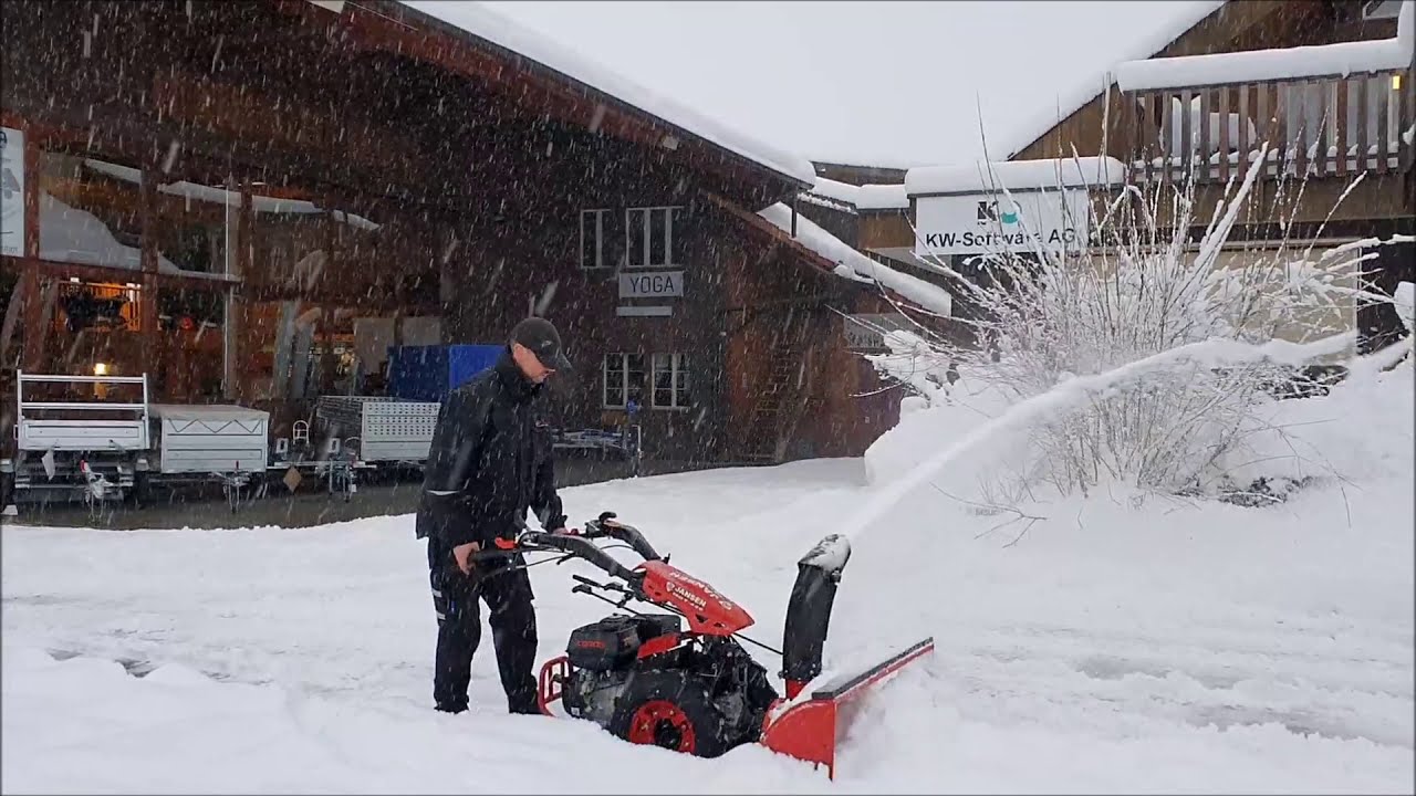 Jansen MGT 420 mit Schneefr&auml;se