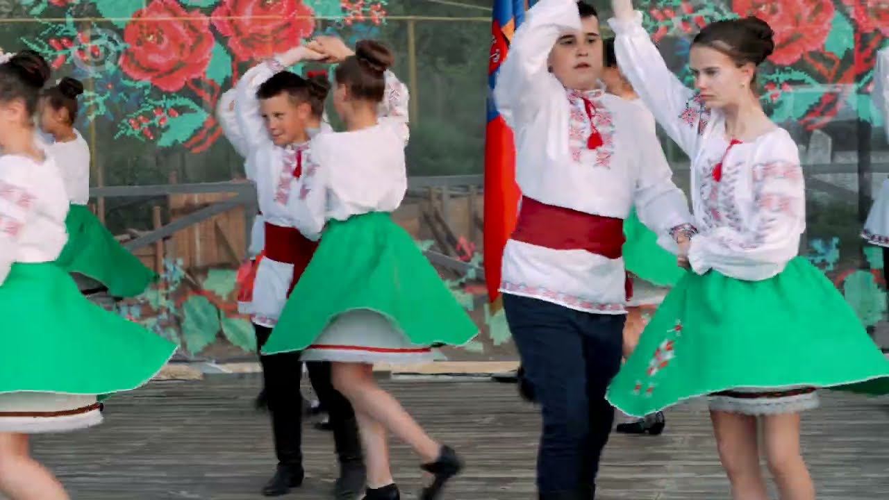 Ansamblul Crihăneanca - Hora de la Mărgineni.   Aniversarea 597 ani s. Crihana Veche.