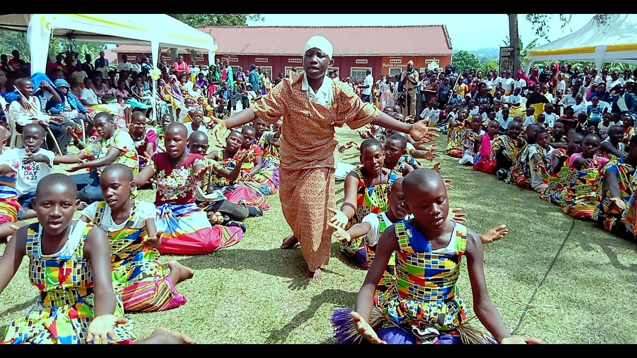 AMAGEZI OMU KITABU EKIRUKWERA