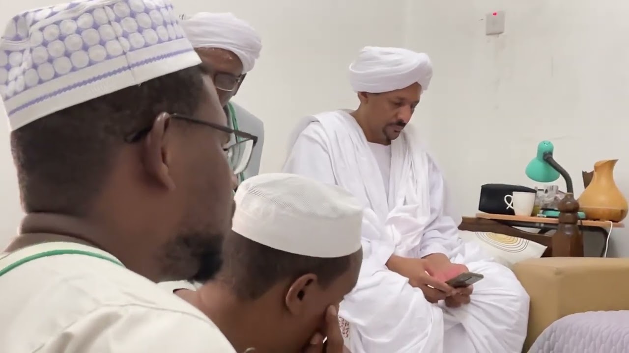 قصيدة شدت على البان في الاسحار ورقاء لسيدي الشيخ محمد سرور في منزل الوالد الشيخ الوسيلة الحاج موسى