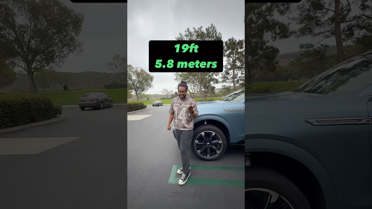 This is the longest new car in America. ➡️➡️➡️➡️➡️➡️➡️➡️➡️➡️➡️➡️