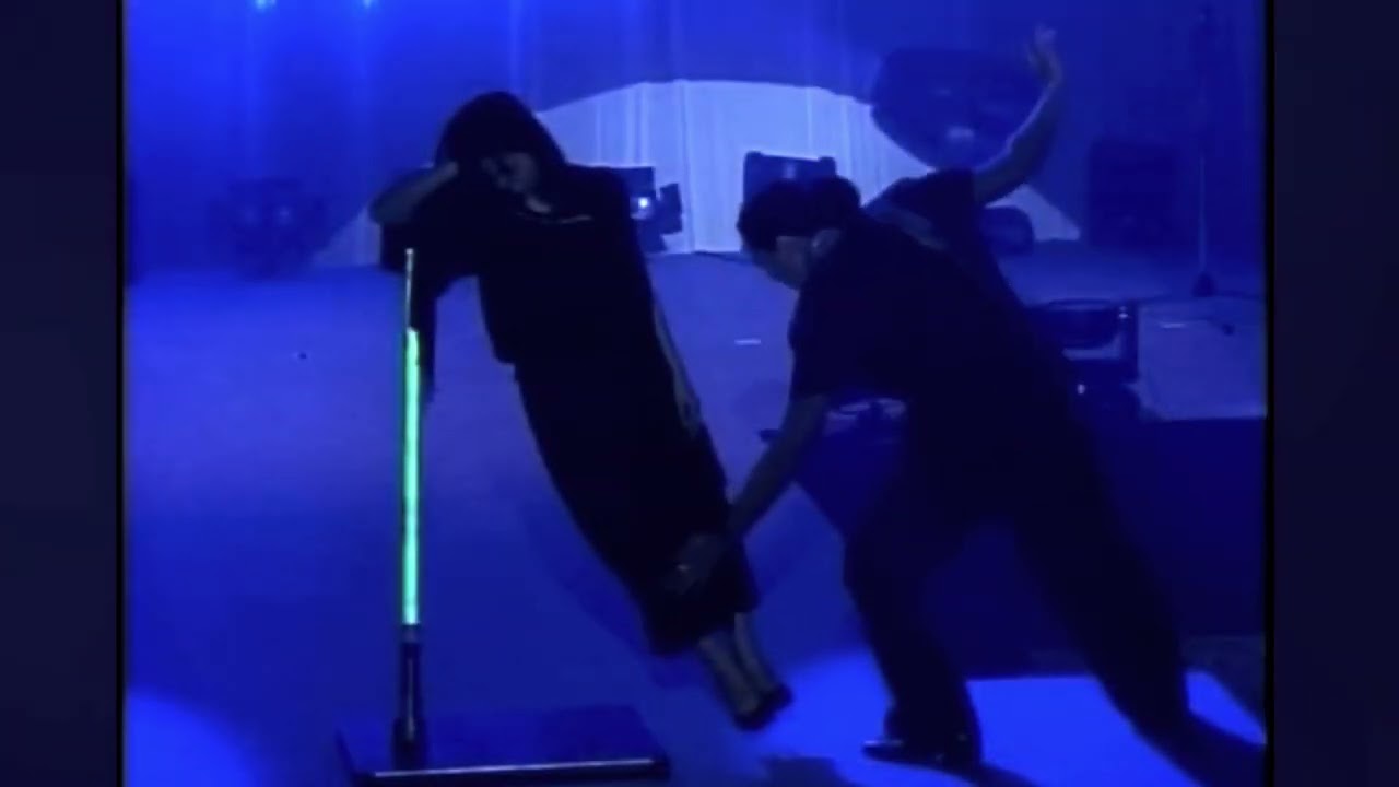 Light suspension illusion（Broom suspension illusion）Rintaroの夢まくらイリュージョン。