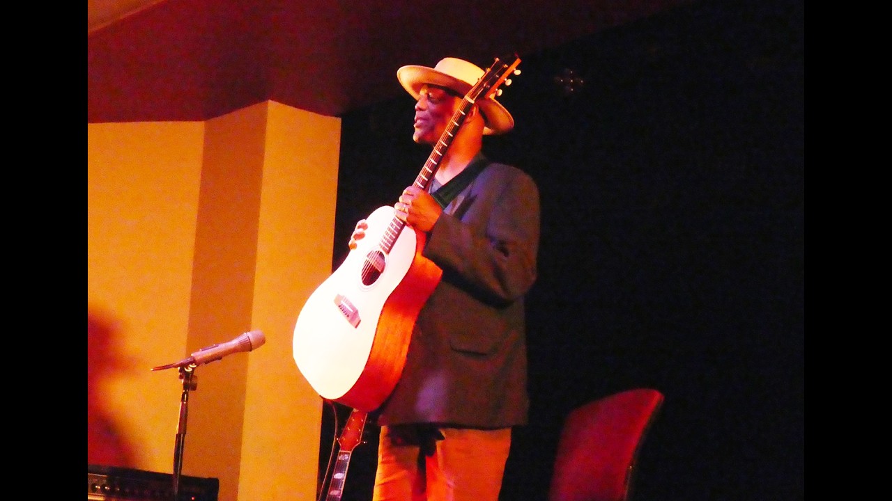 Eric Bibb  -  Along The Way