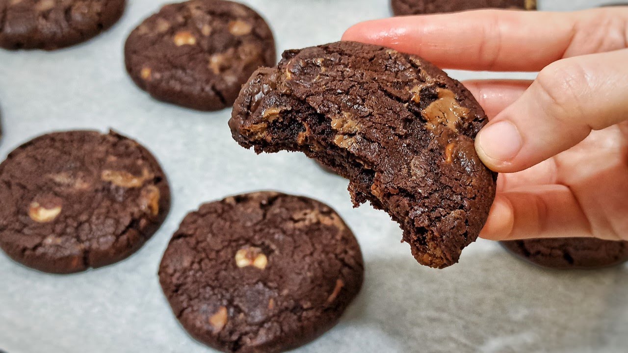 TANESİ 14 TL YE SATILAN😯 STARBUCKS  KURABİYESİ - Triple Chocolate Cookie Tarifi - Nasıl Yapılır?