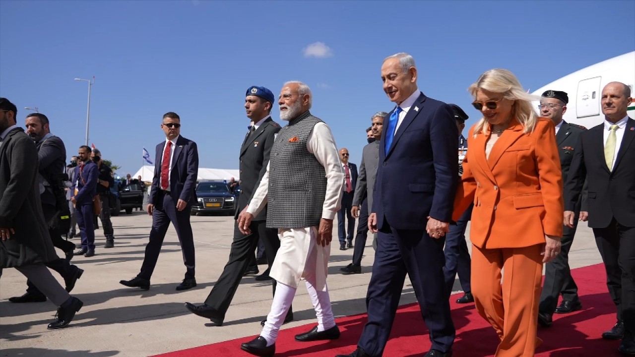 PM Modi-PM Netanyahu bonhomie on display in Israel 🇮🇳 🇮🇱