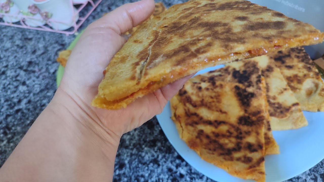 فطيرة محشية حارة بنينة ساهلة التحظرير وطريقة الطياب ولاصوص كيفاش توجديها بلخوف 😋😋🇩🇿🇩🇿🇩🇿