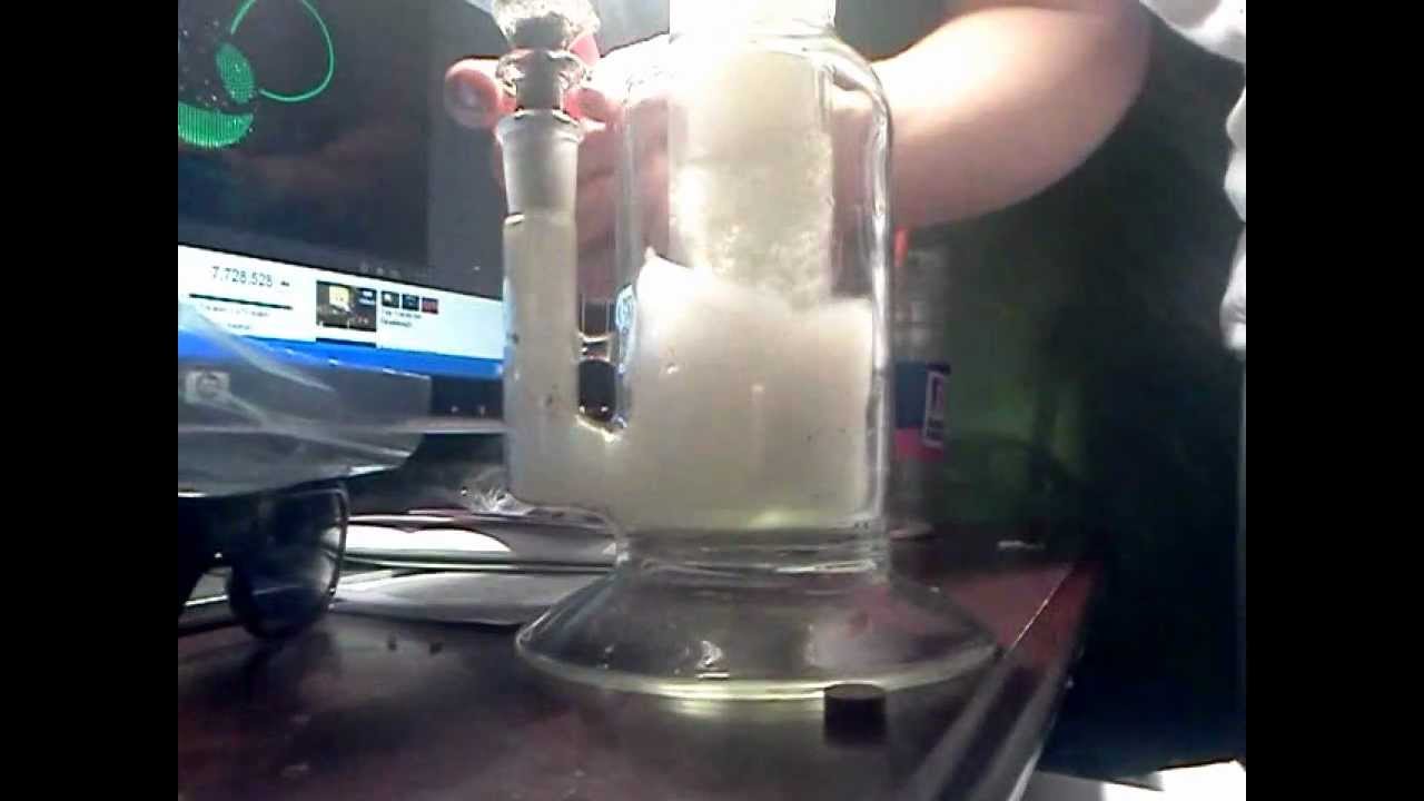 Water pipe (Bong) with a Honeycomb Percolator