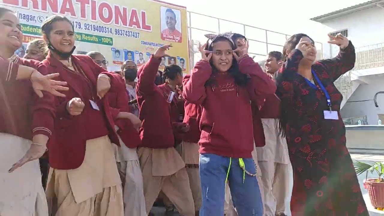 Kaun Banega karodpati ki Vijeta ine Chhaya Public School Modinagar