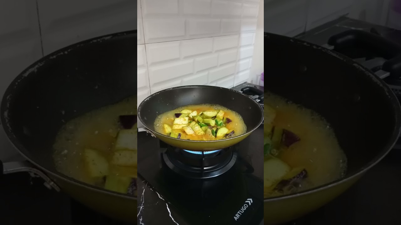 Masak lodeh terong kacangpanjang#lodeh #lodehterong#masakancepat #masakanrumahan #fyp #viralvideo 