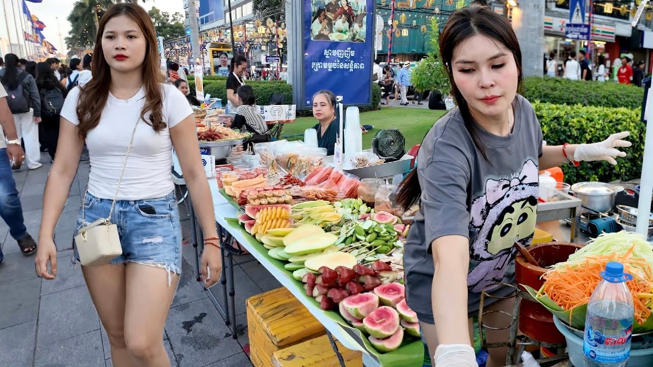Best Walking Tour in CAMBODIAN Street Food 2026 -  Happy Women's Day International, Phnom Penh