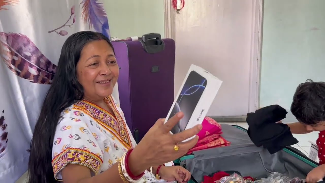 আমেরিকা থেকে মামনি আনল বিশেষ উপহার, সাথে বড়দি পাঠিয়েছে আরও কতকিছু ।