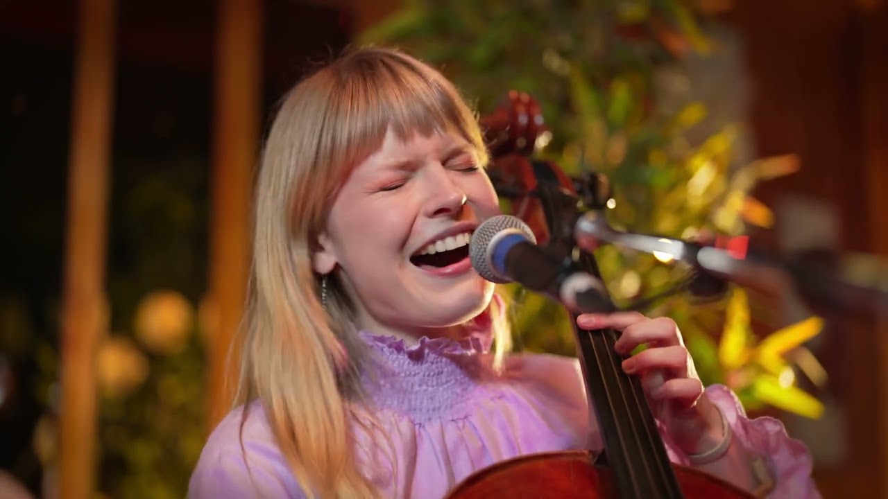 Better Now - Monique Clare live at It's Still A Secret