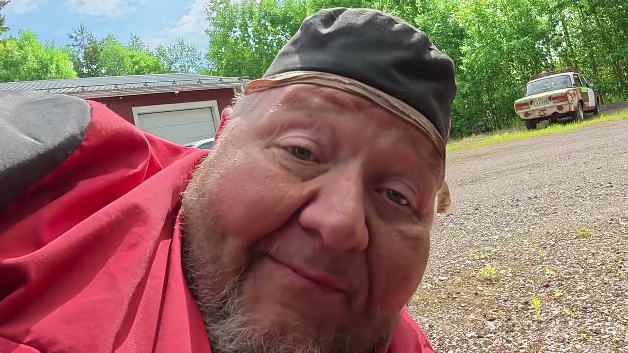 Keijo k&ouml;tk&auml;hti alas py&ouml;r&auml;tuolista