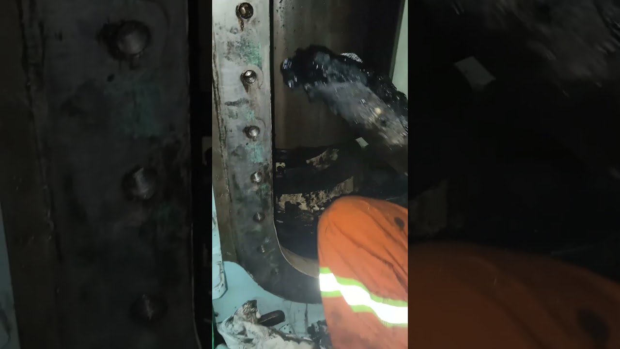 marine engine under piston cleaning