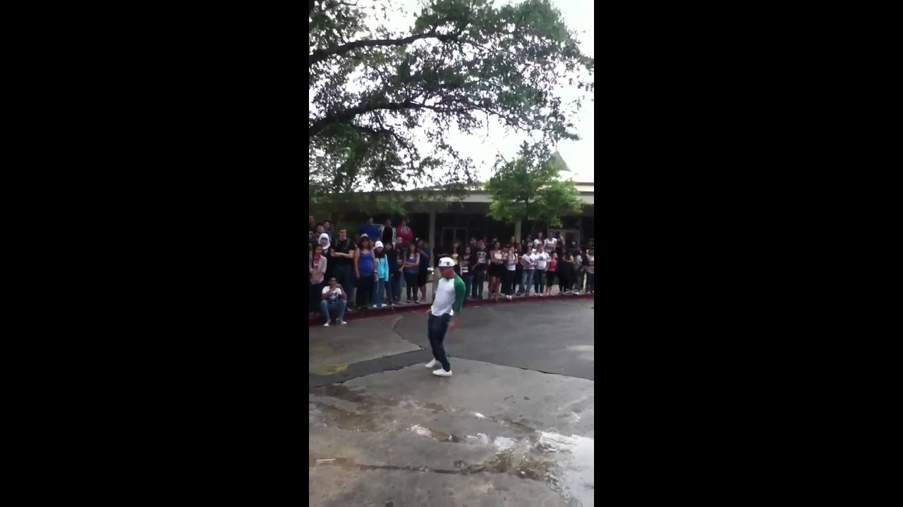 OW Holmes high school dance off
