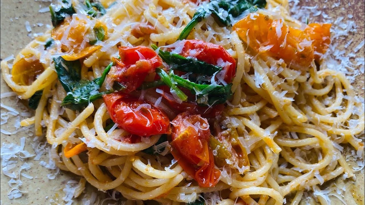 Simple pasta: Tomato & Spinach Pasta | Quick & Easy Meals