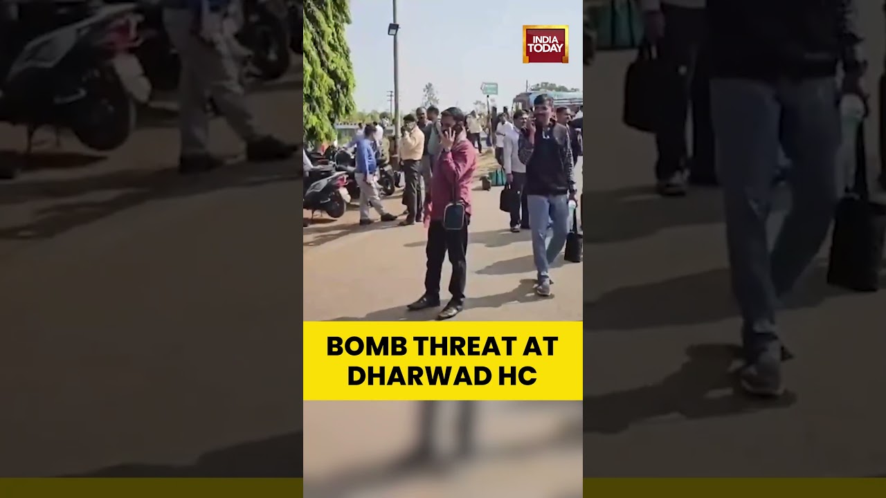 #Bombthreat at #DharwadHighCourt; #police evacuate staff, #investigationunderway | #indiatoday