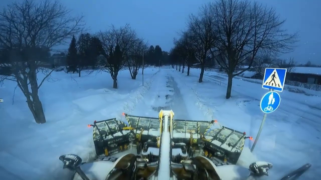 kevarien aurausta/ snowremoval Cat 926m & Stark relax U-snowplow