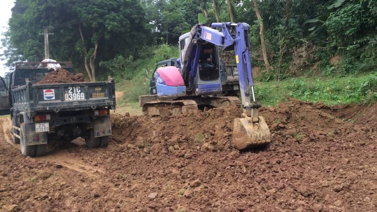 Máy Xúc Komatsu pc58 xúc đất