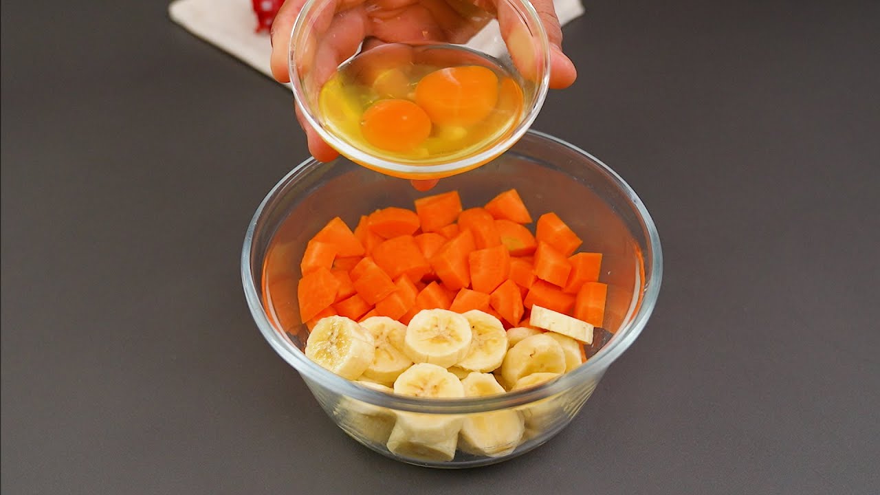 Mélangez œufs, carottes et bananes pour un gâteau sain et délicieux pour toutes les occasions !