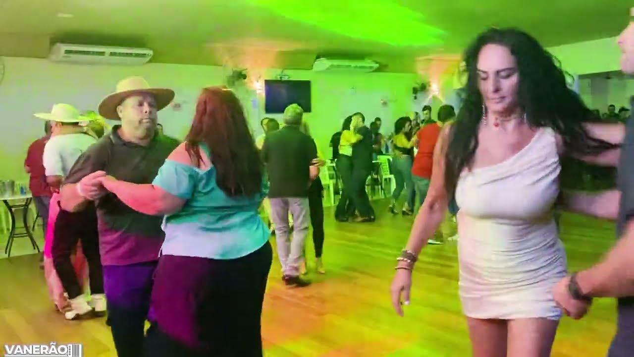 De chão batido / Capricha gaiteiro / Surungo de candeeiro