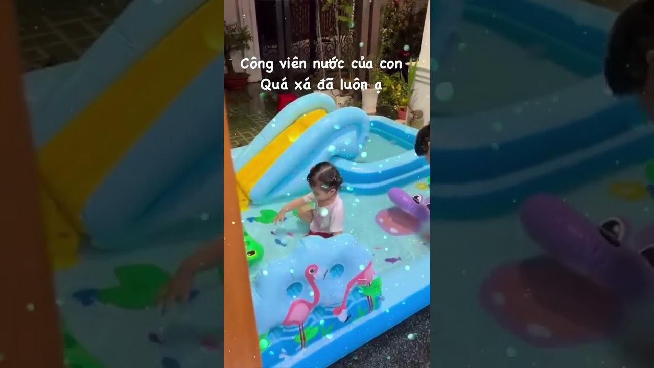 Swimming pool with many toys for summer children | M&ugrave;a h&egrave; m&aacute;t với bể bơi cho b&eacute; c&ugrave;ng nhiều đồ chơi