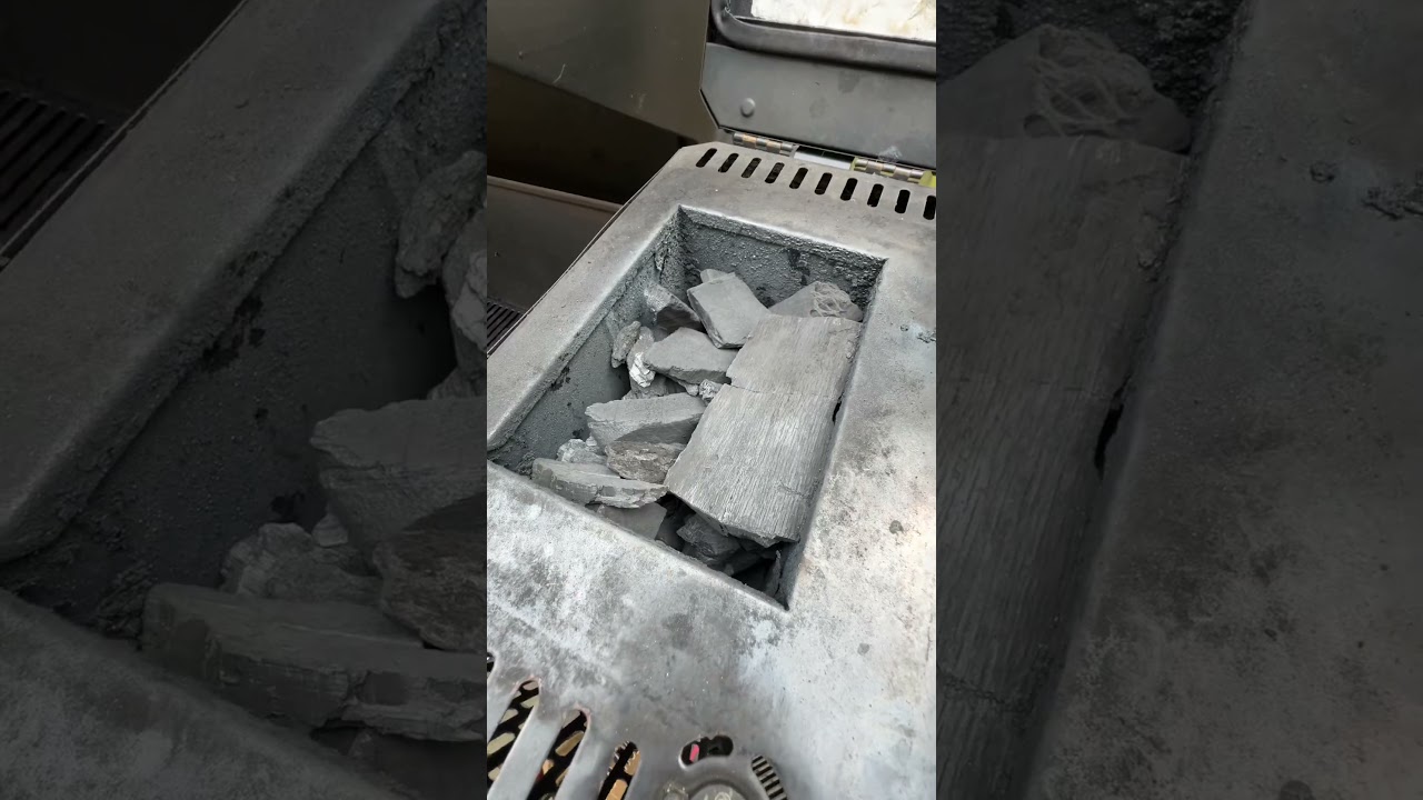 How to light your Masterbuilt Gravity Smoker. #grilling #smoker #charcoalgrill #howto