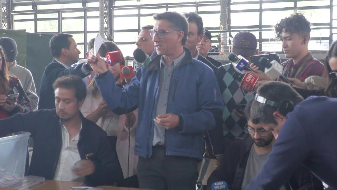 Polls close in Chilean presidential election, voting counting begins | AFP