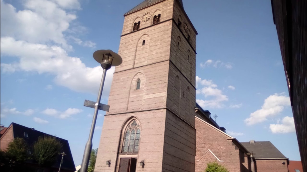Voerde-Spellen(NRW) Kath.Peterskirche Vollgel&auml;ut