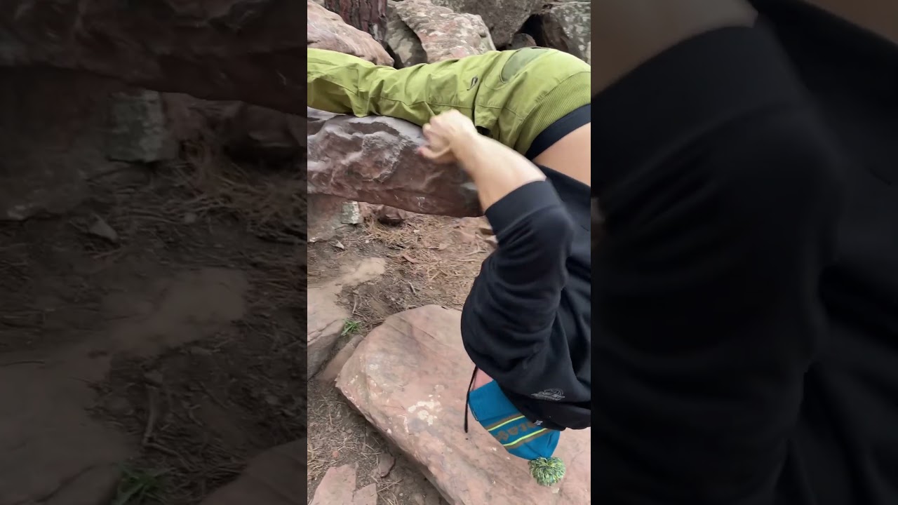 El Cocodrilo, 6A. Albarracin, Spain. Bouldering fun.