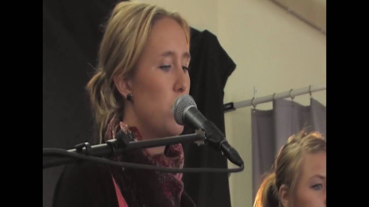 3. Stina & Jana Karlsson - Sången dom spelar när filmen är slut - Talangjakt auditions