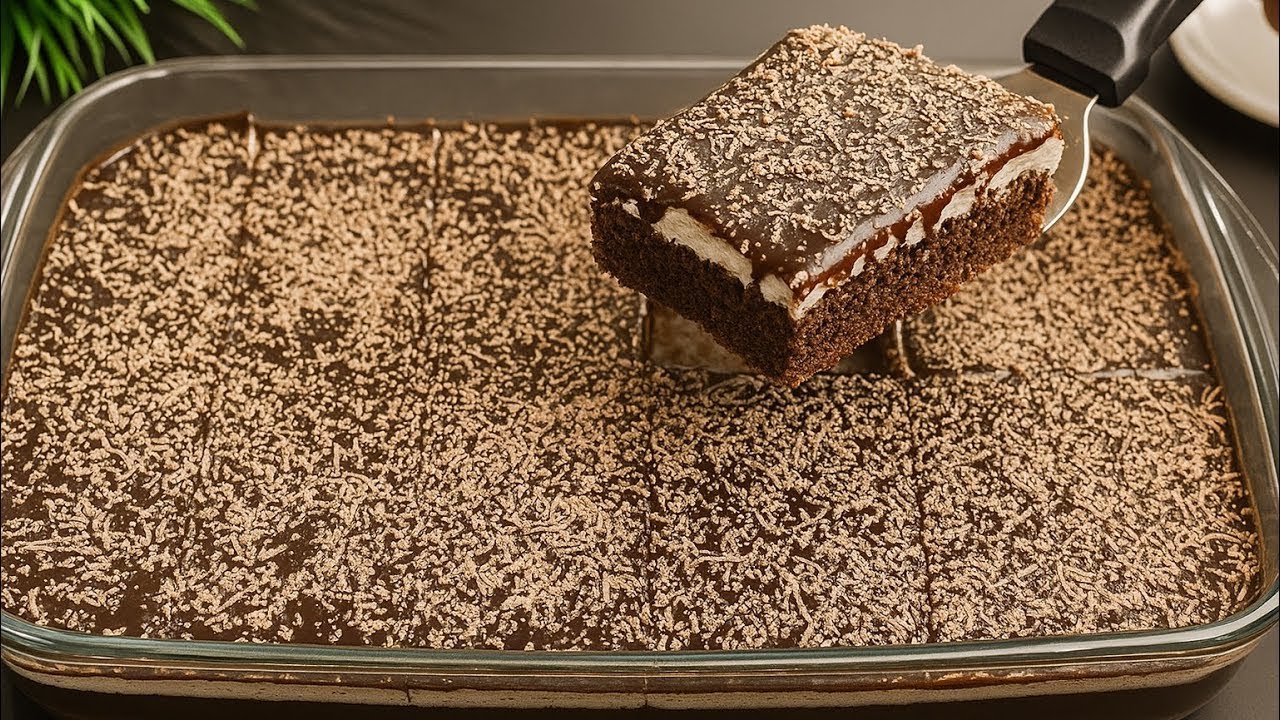 Всего 5 столовых ложек! Невероятно мягкий какао-кекс, тающий во рту 🍫 | Быстро и легко