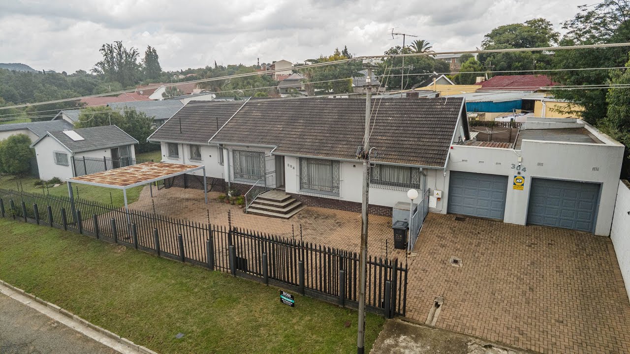 5 Bedroom For Sale | Mondeor