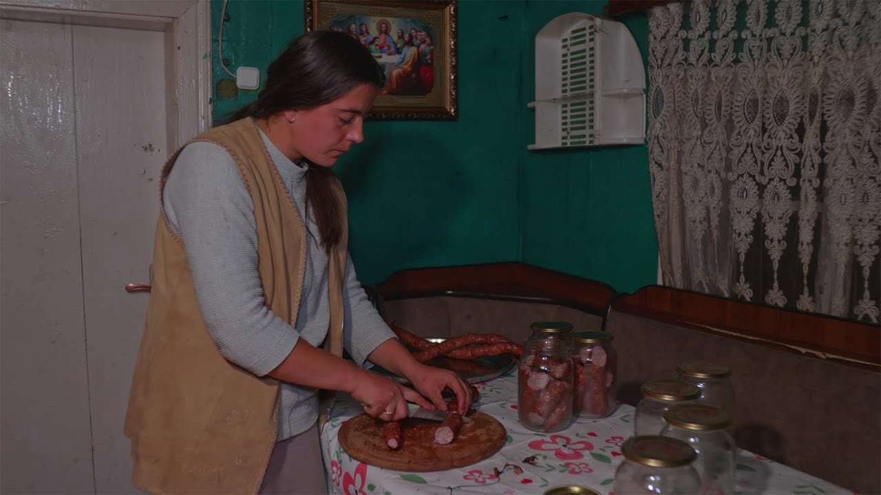 A Unique Ancient Method of Making Sausage