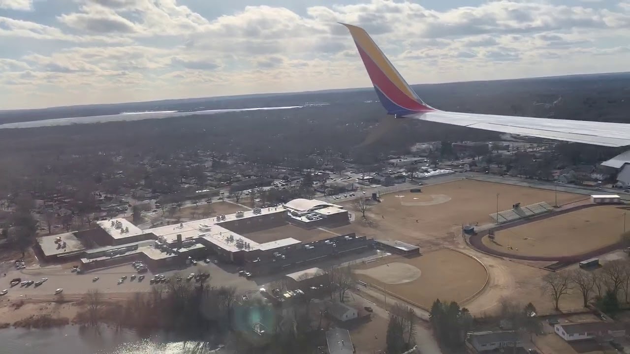 Southwest 737-800 go around at Providence.