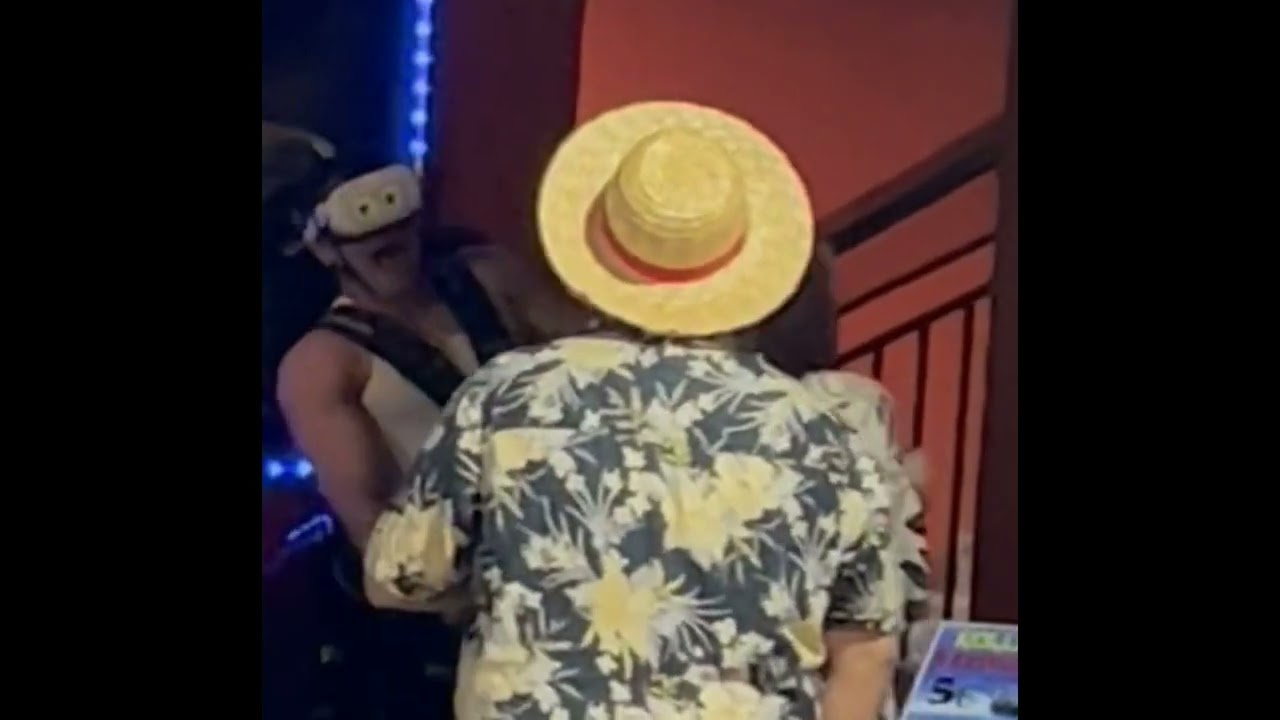 ES QUE SALVA CRISTO XD