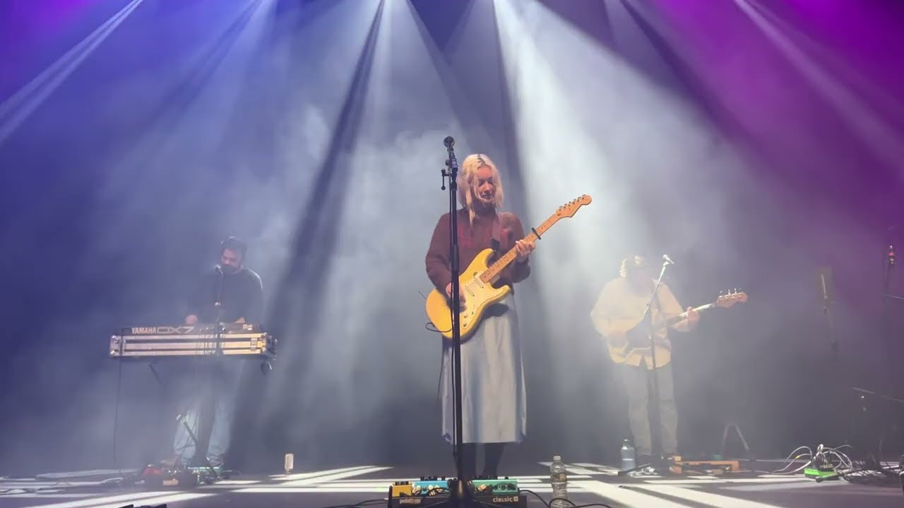 Men I Trust - I Hope to Be Around (LIVE, Terminal 5, 12/10/22) (U.S.A 2022 Fall Tour)
