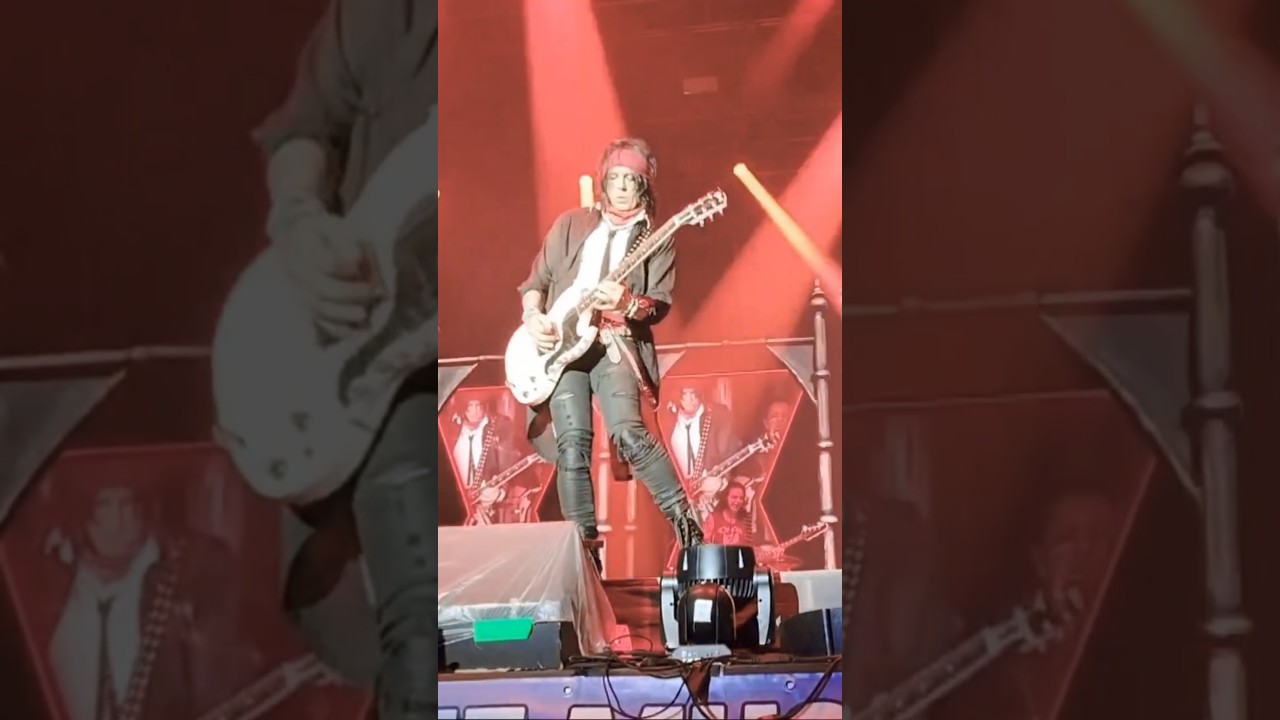 Alice Cooper - Tommy Henriksen ( Guitar Solo ) Black Widow - Live in Italy 2025