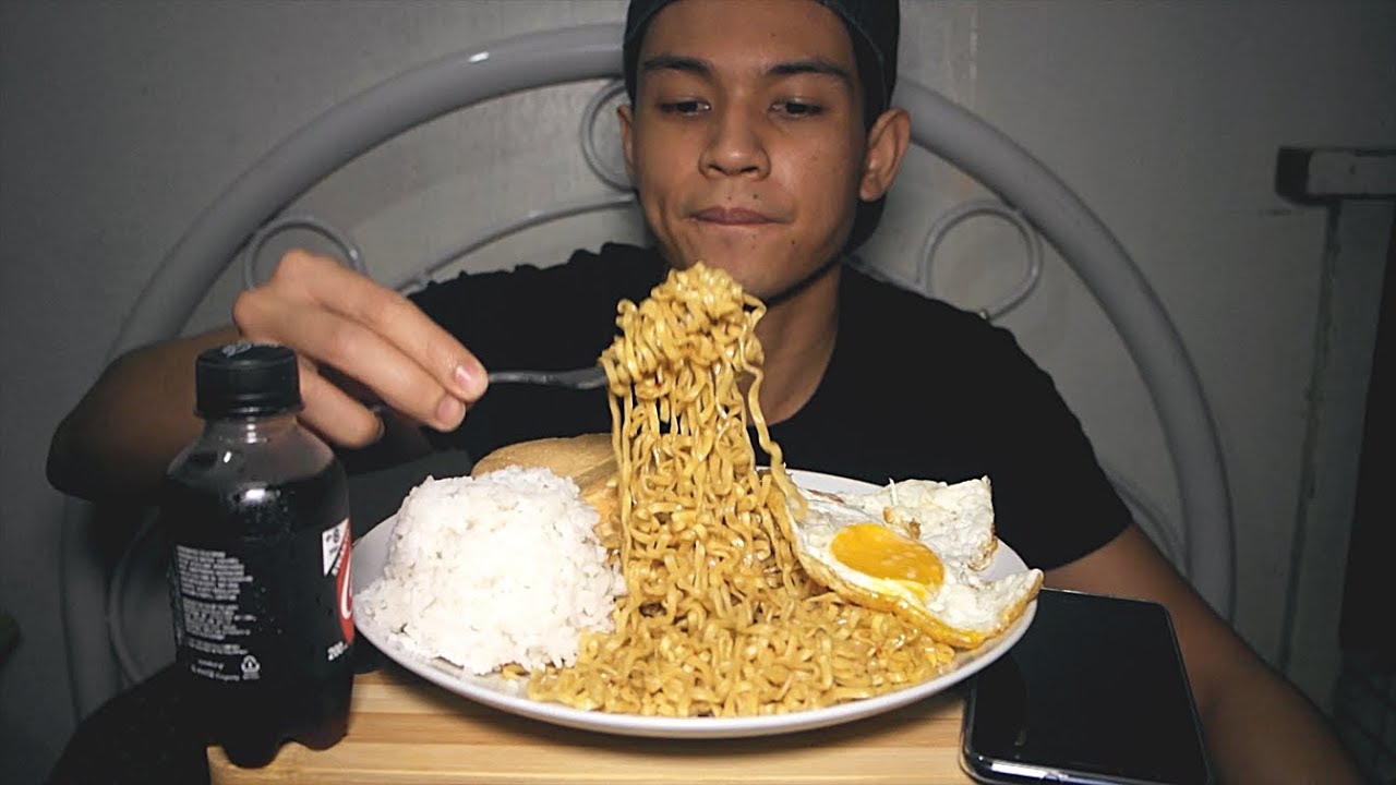 How to enjoy PANCIT CANTON + Channel Update (MUKBANG)