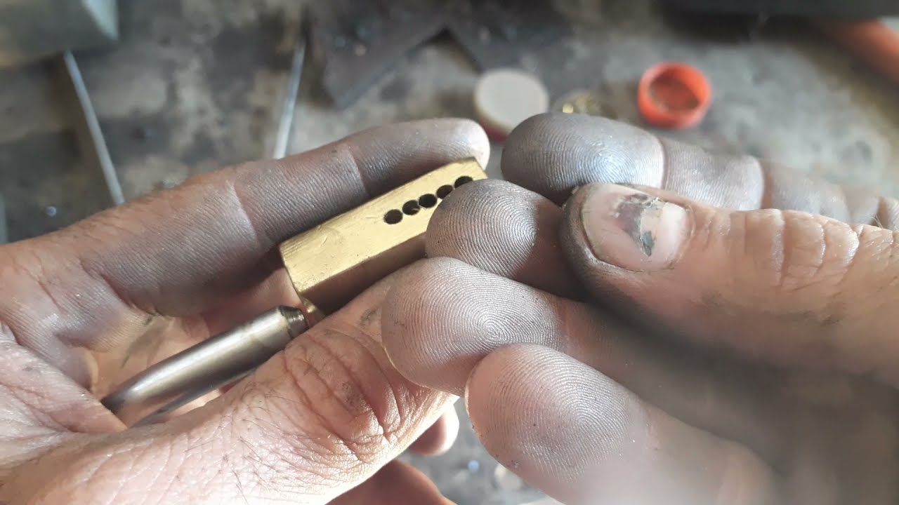 Como unificar chave para abrir vários cadeados veja como mudar o segredo