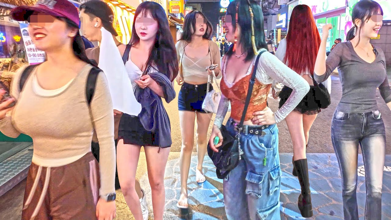 [4K 건대 거리는 벌써 여름???] 벌써 여름이 온듯한 건대 거리의 패션은 젊은 감각을 느낄 수 있네요^^ 화려한 건대 거리를 함께 걸어요^^ #건대입구역 #서울 #한국