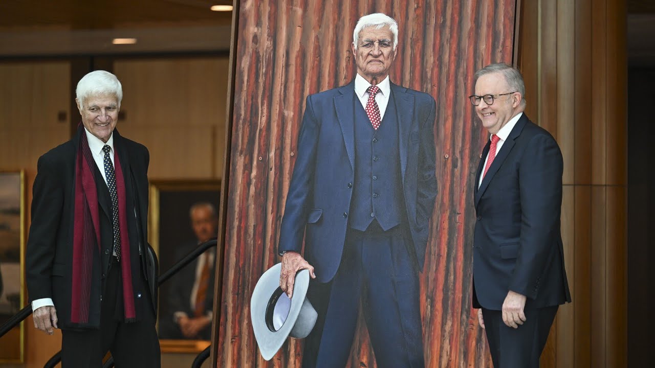 ‘He isn’t finished yet’: Albanese speaks fondly of Bob Katter at portrait unveiling
