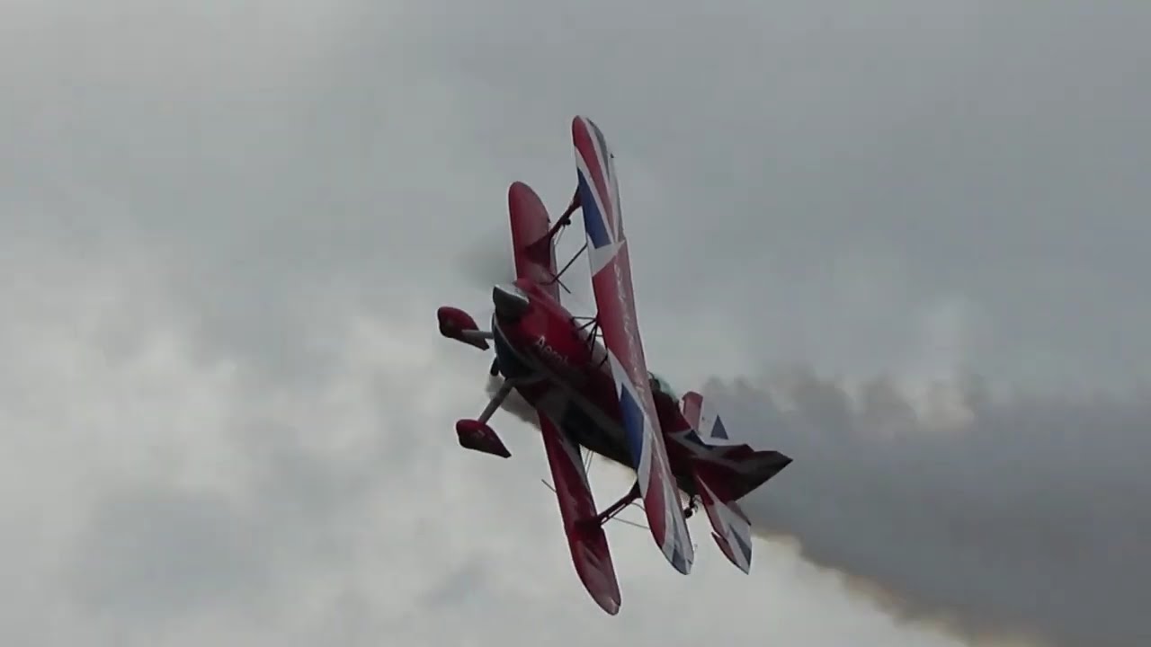 Cosford Air Show 2024 - Rich Goodwin's Muscle Pitts S-2S - G-EWIZ
