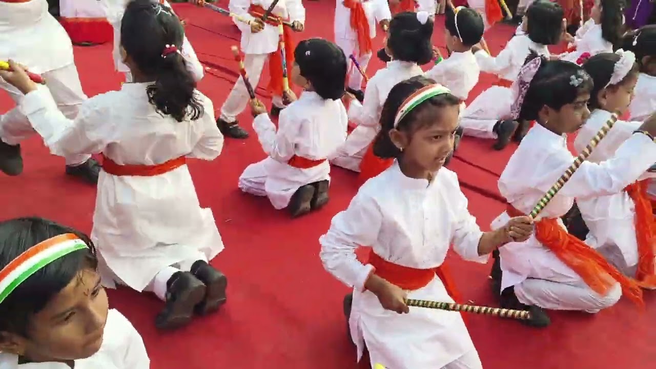 जि.प.आदर्श कन्या प्रा.शा.तडवळे क इयत्ता पहिलीतील विद्यार्थिनींनी सादर केलेले टिपरी नृत्य 2026