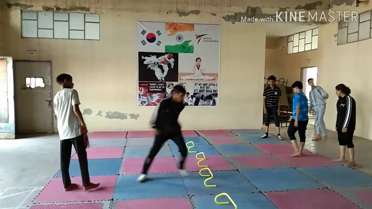 TAEKWONDO TRAINING (AMAZING TAEKWONDO TRAINING) HURDLES,TAEKWONDO KICKS, AND FAST KICKS