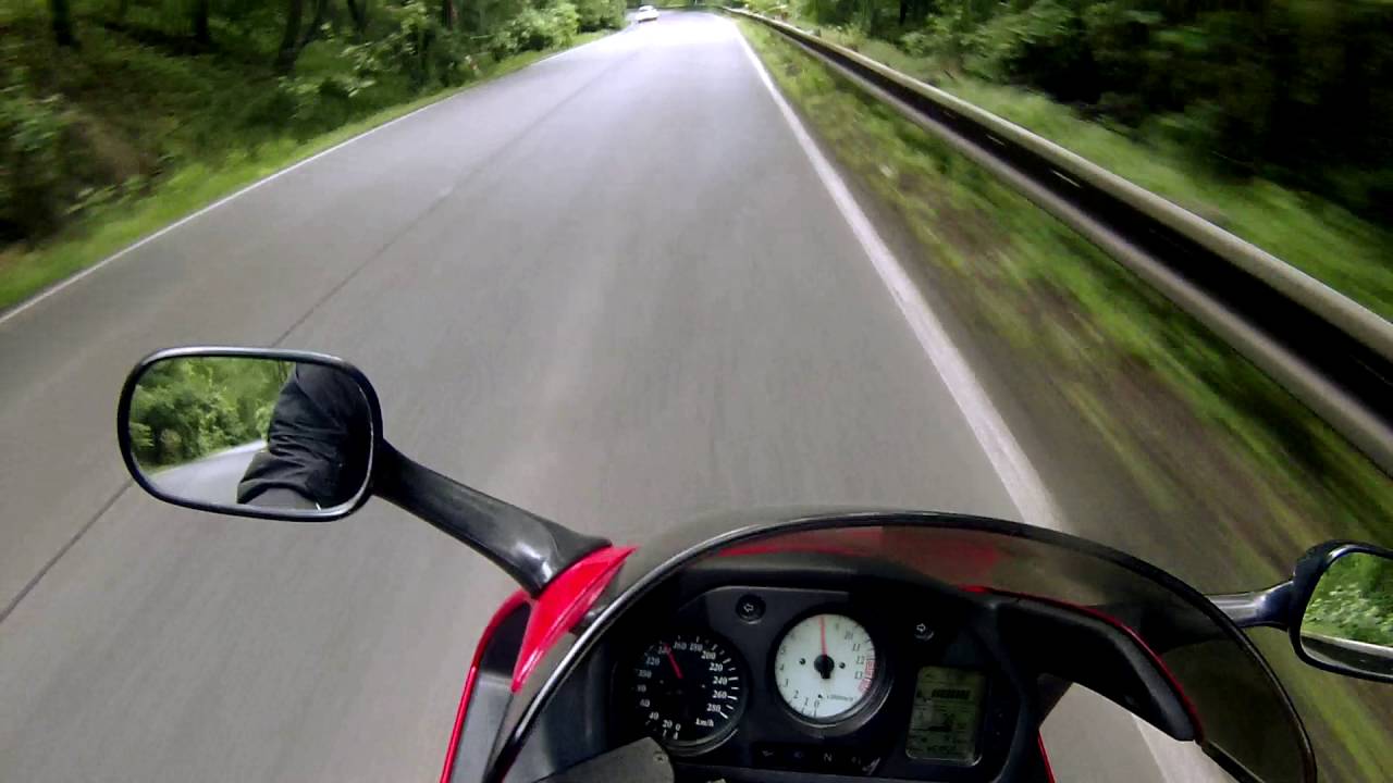 Honda VFR800FI | Mivv Exhaust | NoWind