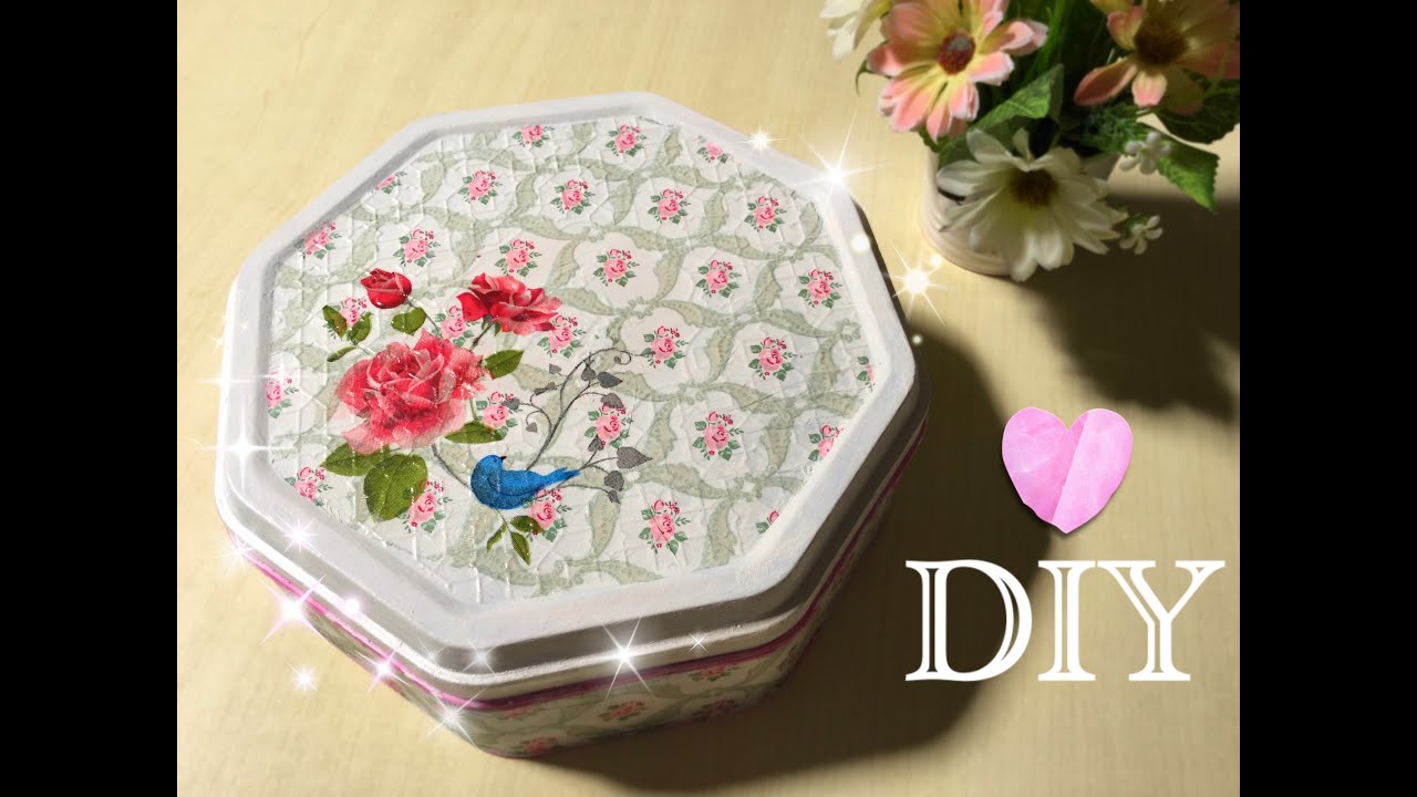 كيف نحول علبة الماكنتوش إلى علبة فخمة!!😻👌🏻✨| ديكوباج 💜| decoupage on Mackintosh quality street⭐️