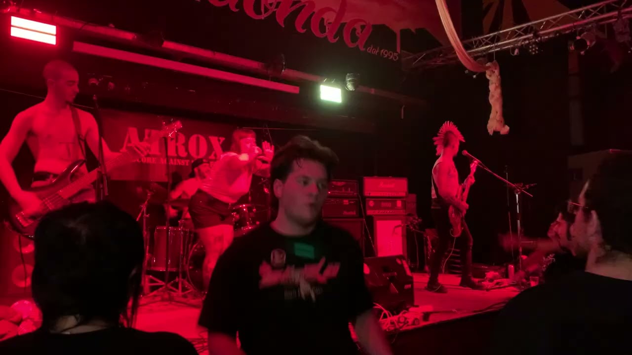 Ostile- 80s (live Baraonda)