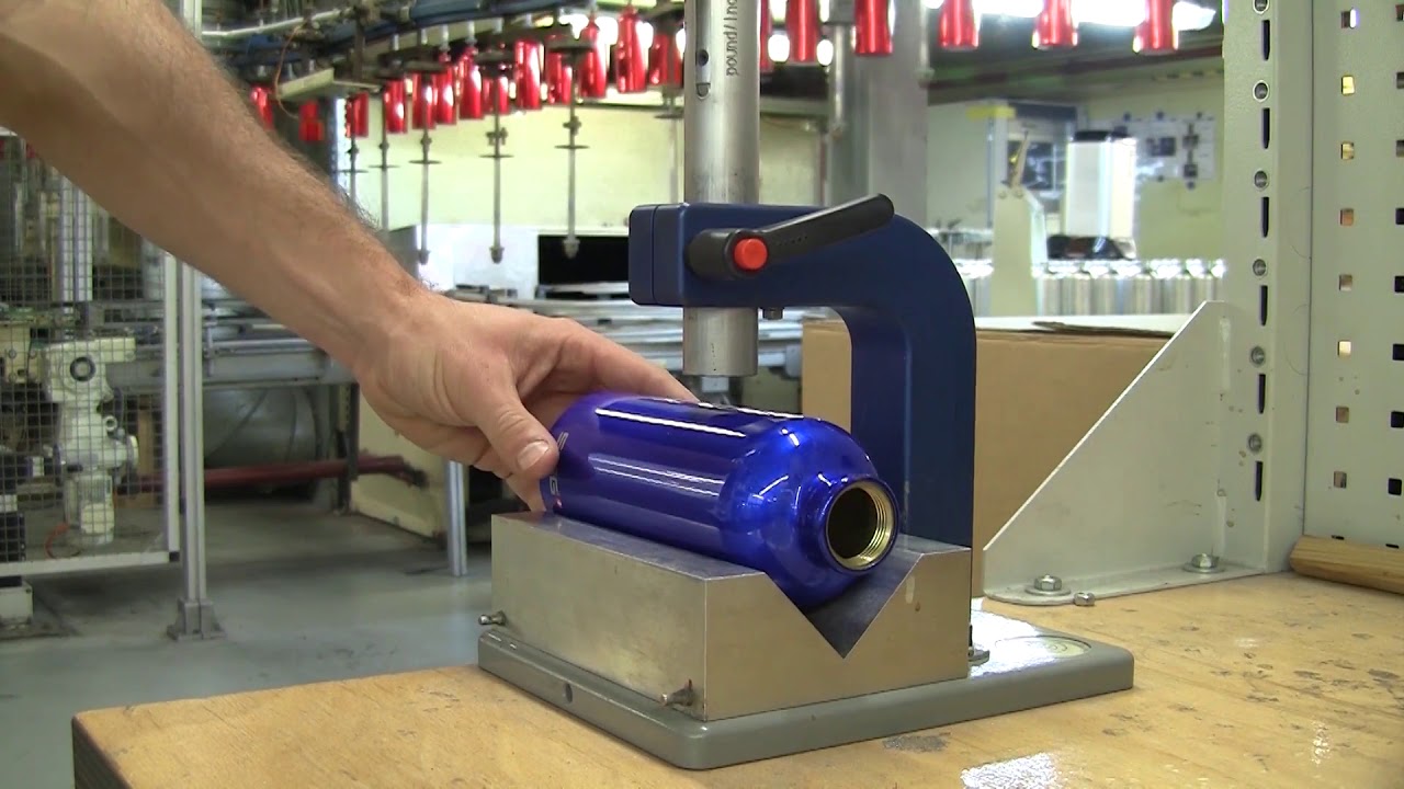 SIGG – SWISS MADE BOTTLES – INNER LINER TOUGH TEST BY HEAP SENG GROUP